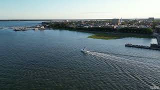 Velocity Unleashed: A Drone's Capture of the Speed Boat