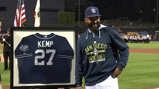 MIL@SD: Kemp honored for hitting Padres' first cycle