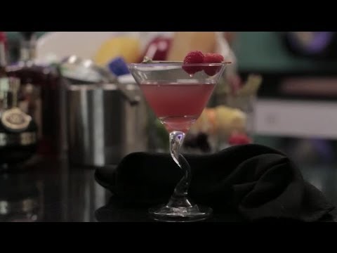 How to Make a Grey Goose Martini With Chambord & Lime : Specialty Beverage Creations How to Make a Grey Goose Martini With Chambord & Lime : Specialty Beverage Creations