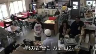 인종차별을 목격한 미국군인 반응   멋있다...