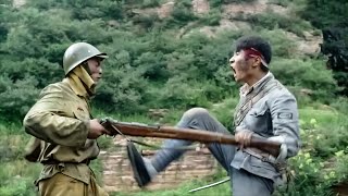 No more bullets! Kung Fu guy fights bayonet 1vs100, even if he dies, he will not take a step back!