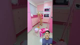 KAKAK BARBIE SOK RAJIN BERSIHIN RUMAH SERBA PINK⁉️ #barbiegirl #barbie #shortvideo