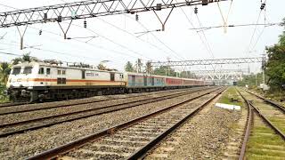 02322 Mumbai Howrah Special skips Bally and crosses an EMU