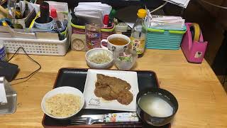 2025年2月12日＃今夜の夕御飯＃炊き込み御飯＃御味噌汁＃もやし炒め＃おかず＃肉🥩＃水＃お茶🍵