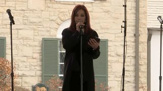 Priscilla Presley Reads Emotional Poem During Daughter Lisa Marie's Memorial