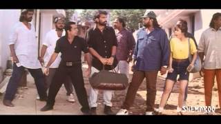 Anaganaga Oka Roju Movie Scenes - Goons chasing Brahmanandam, J D Chakravarthy & Urmila