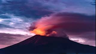 昨日はずっと雨でしたので３年前の今頃の自宅２階から撮影した富士山アーカイブです。2020.10.5撮影