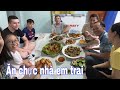 Đến nhà vợ chồng em trai, em dâu đãi anh chị chồng đặc sản biển | nhà MiG về Việt Nam