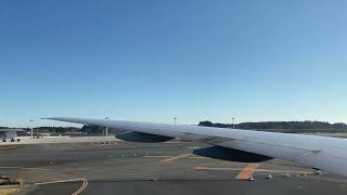 【Wing View】ユナイテッド航空ボーイング777-200ERが成田空港に着陸する様子