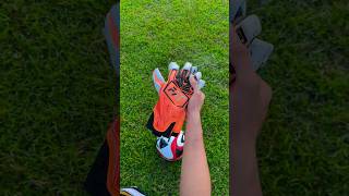 sarung tangan / gloves kiper terbaik!!