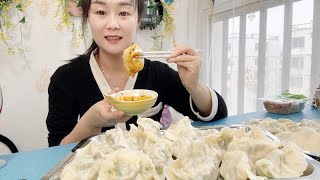 茴香鸡蛋素馅饺子，煮了两大盘子全吃了真香