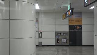 Seoul Metropolitan Subway Shinbundang Line ride from Sinsa Station to Nonhyeon Station