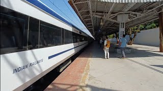 Bullet Train Like Pickup By 22226 Solapur - Csmt Vande Bharat Express Departing From Dadar | IR