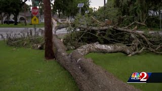 2 struck by lightning in New Smyrna Beach, officials say