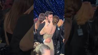 Adam Brody thanks Leighton Meester, after winning #Critics Choice Award. #AwardsSeason (: CCA \u0026