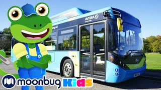 Gecko And The Electric Bus - with Subtitles | Gecko's Garage | Cartoons for Kids | Moonbug Literacy