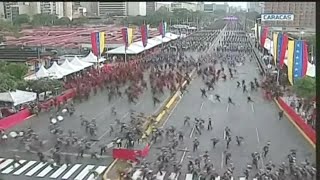 Maduro es evacuado durante un acto por supuesto atentado