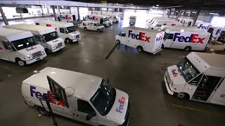 FedEx warns of slowdown fears, stock drops during Wall Street trading