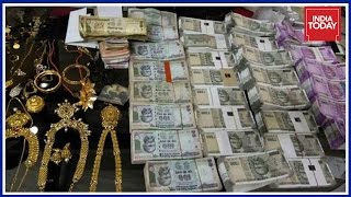 Cash, Gold \u0026 Diamonds Seized From Ex Home Secretary In Andhra Pradesh