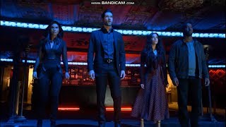 Lucifer lucha contra los demonios Batalla Final || Lucifer Temporada 4 (Español Latino)