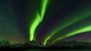 Polarlicht: Aurora Borealis at Lyngenfjord, Norway.  4K timelapse