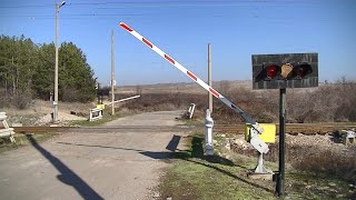 Spoorwegovergang Svoboda (Свобода) (BG) // Railroad crossing // Железопътен прелез