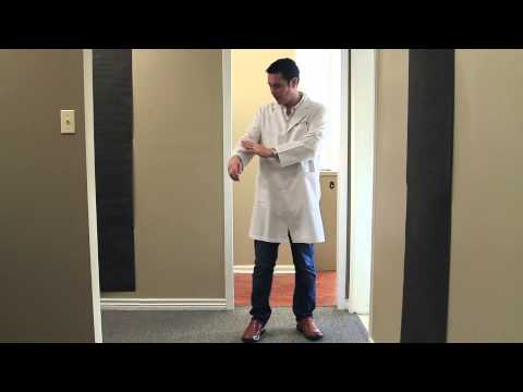What clothes do dental hygienist wear?