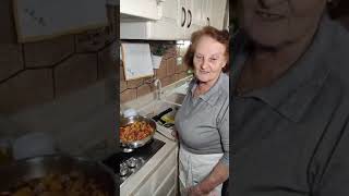 Nonna Carmela, preparo qualcosa di buono per i miei nipoti