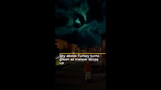 Meteor illuminates night sky above Turkey | AJ #shorts