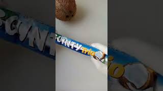 bounty and REAL coconut 🥥 | asmr #shorts #asmr #asmrfood #bounty #coconut #chocolate #unboxing