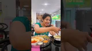 നിനക്ക് ഇതൊക്കെ എങ്ങനാടാ സാധിക്കുന്നേ 😯 Vismaya latest foodie reel #shorts