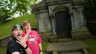 EXPLORING a VAMPIRE CRYPT!!!