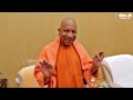 yogi adityanath நீதியை தகர்க்கும் புல்டோசர் அரசியல் vikatan afrinfathima up