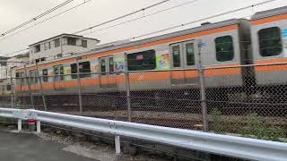 E233系0番台とE231系500番台 バトル通過