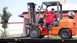 Don't have a dock to unload your forklift? No problem! Discount Forklift can help!