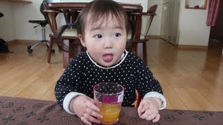 オレンジジュースを美味しそうに飲む稚奈