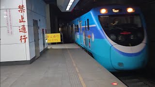 6708次樹林發車開往台北的2025燈會台灣隊微笑冠軍號彩繪列車首航專列(專列結束後行駛到松山折返回富岡基地)，和1171次瑞芳發車開往北湖的銀綠色微笑號EMU900型十輛一編組EMU937區間車