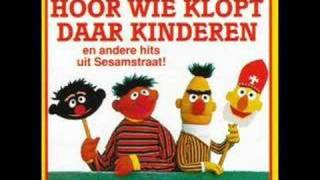 Bert \u0026 Ernie - Wij Zitten Klaar (Dutch Sesamestreet)