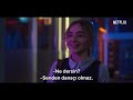 sabrina carpenter ve liza koshy nin başrollerde olduğu work it resmi fragman netflix