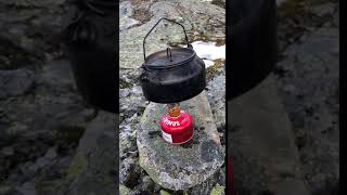 Koselig å koke kaffe på primusen