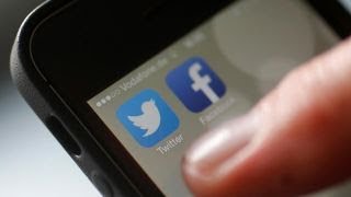 Does Twitter help or hurt Trump?