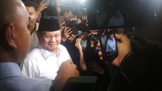 Prabowo Bawa Nasi Padang Ketika Jenguk Eggi Sudjana dan Lieus Sungkharisma