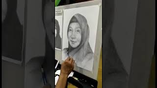 Aksi Lukis Bunda Erni dan Uda Mudahar di Bandara Fatmawati