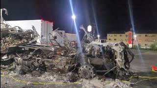 Burnt Semi truck at pilot truck stop Gila bend AZ August 27, 2022