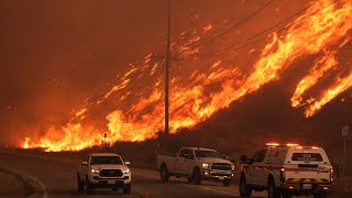 Más de 30,000 evacuados debido al avance del incendio Hughes y alerta de vientos intensos