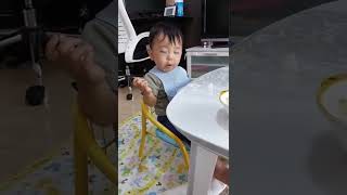 食べながら寝落ちする1歳児 #Shorts