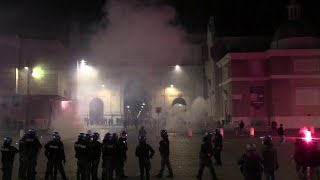 Emergenza Covid, a Roma guerriglia in centro tra manifestanti e polizia