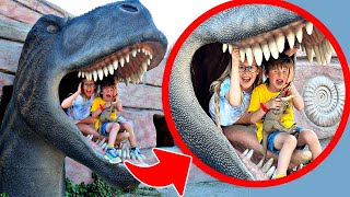 CZY ZJE NAS T REX ? SPOTKANIE Z DINOZAURAMI ! JURASSIC WORLD