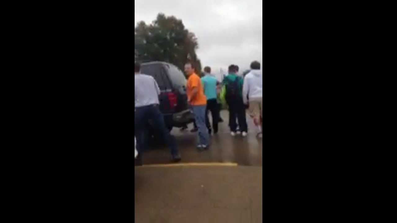 Kid Runs Away From Fight Youtube