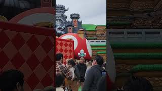 Look at How Crowded Super Nintendo World is!